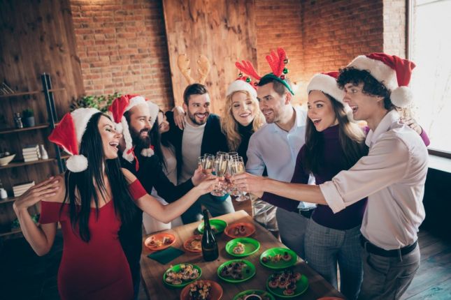 Noël en entreprise : Inspirations pour un repas festif et mémorable en 2024